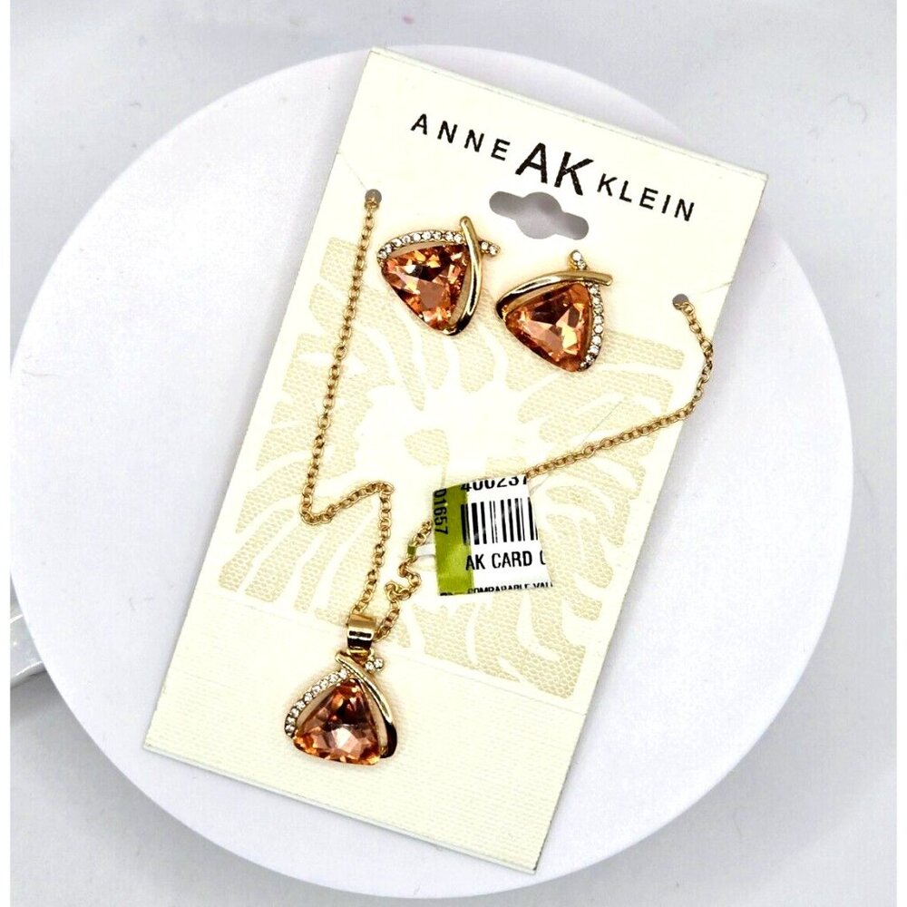 Beautiful Anne Klein Vintage New Necklace and Earrings Set in Rose Rhinestones